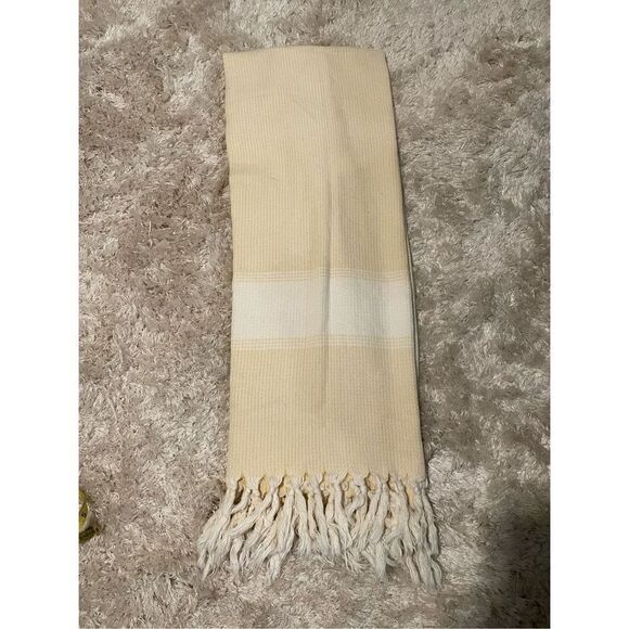 Stripe beach blanket with fringe - Picture 2 of 3